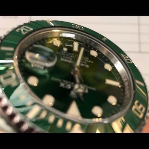 Rolex Hulk Submariner Date 116610LV, Full set 2017 - Picture 7 of 15